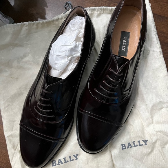 Bally men,s shoes, size 8.5 , dark bordo excellent condition. With dust bags. - Picture 3 of 7